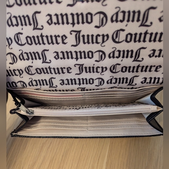 BNWT Juicy Couture Women's Black Raised Signature Embossed Flap Wallet/Clutch - Picture 7 of 16